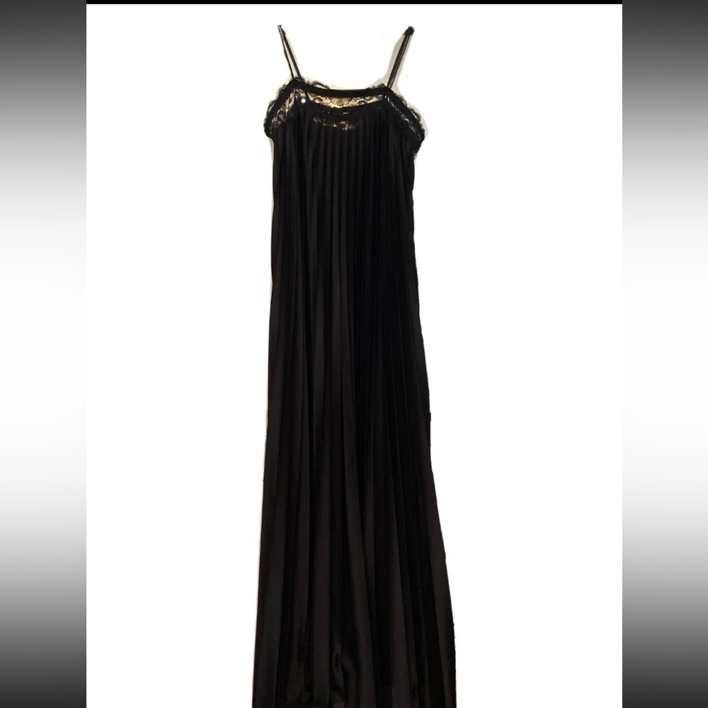 vintage Vanity Fair collectibles maxi silky black nightgown slip with lace trim